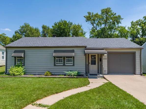 2332 48th St, Moline, IL 61265
