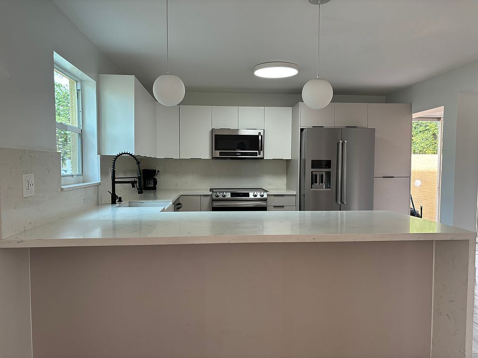 1st image of 475 NW 85th Ct APT 1