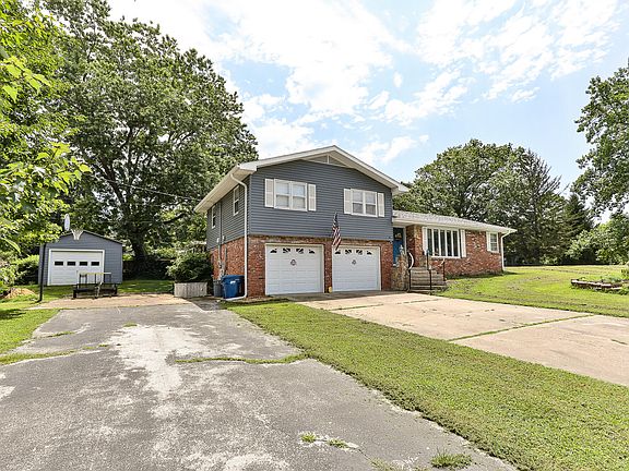 3rd image of 801 E Diane Street