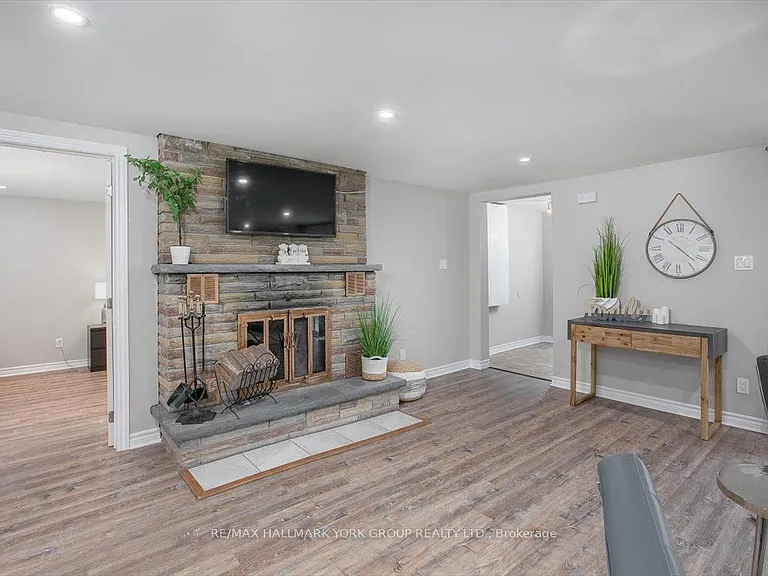 21 Lakeshore Rd — Photo 9