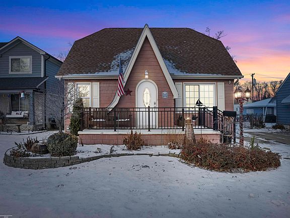 2nd image of 22631 Ridgeway St