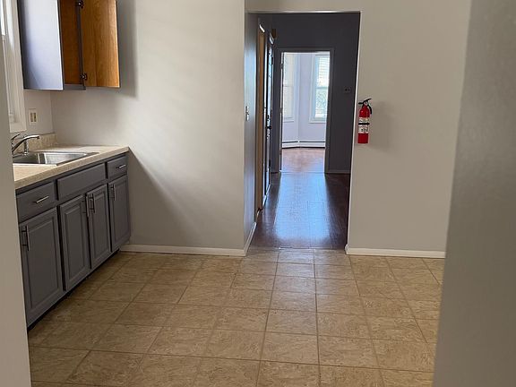 4th image of 756 Irving Pl