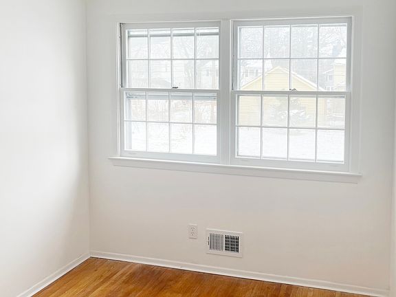 4th image of 104 Seminole Way