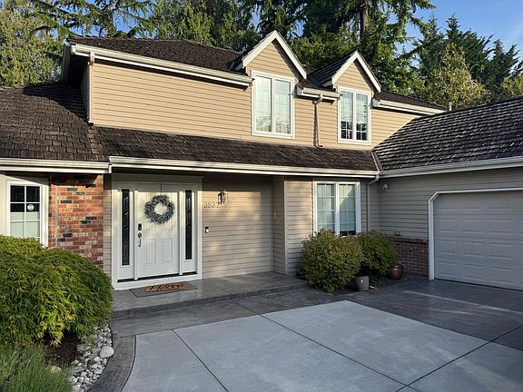 3rd image of 3837 204th Ave NE
