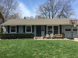 6128 Buena Vista St, Fairway, KS 66205
