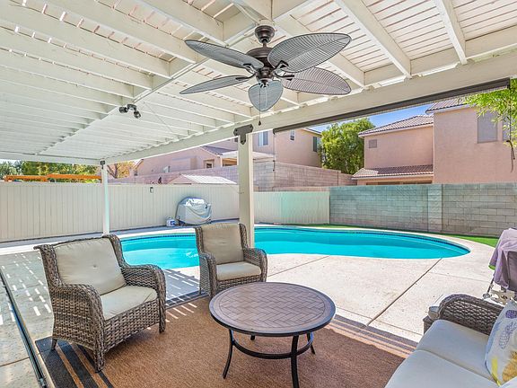 4th image of 9841 Del Mar Heights St