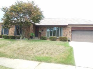 449 Apple St, Dixon, IL 61021