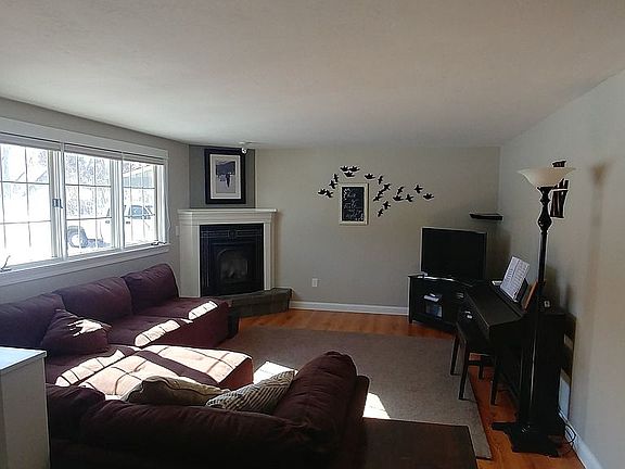 Livng Room/Gas fireplace