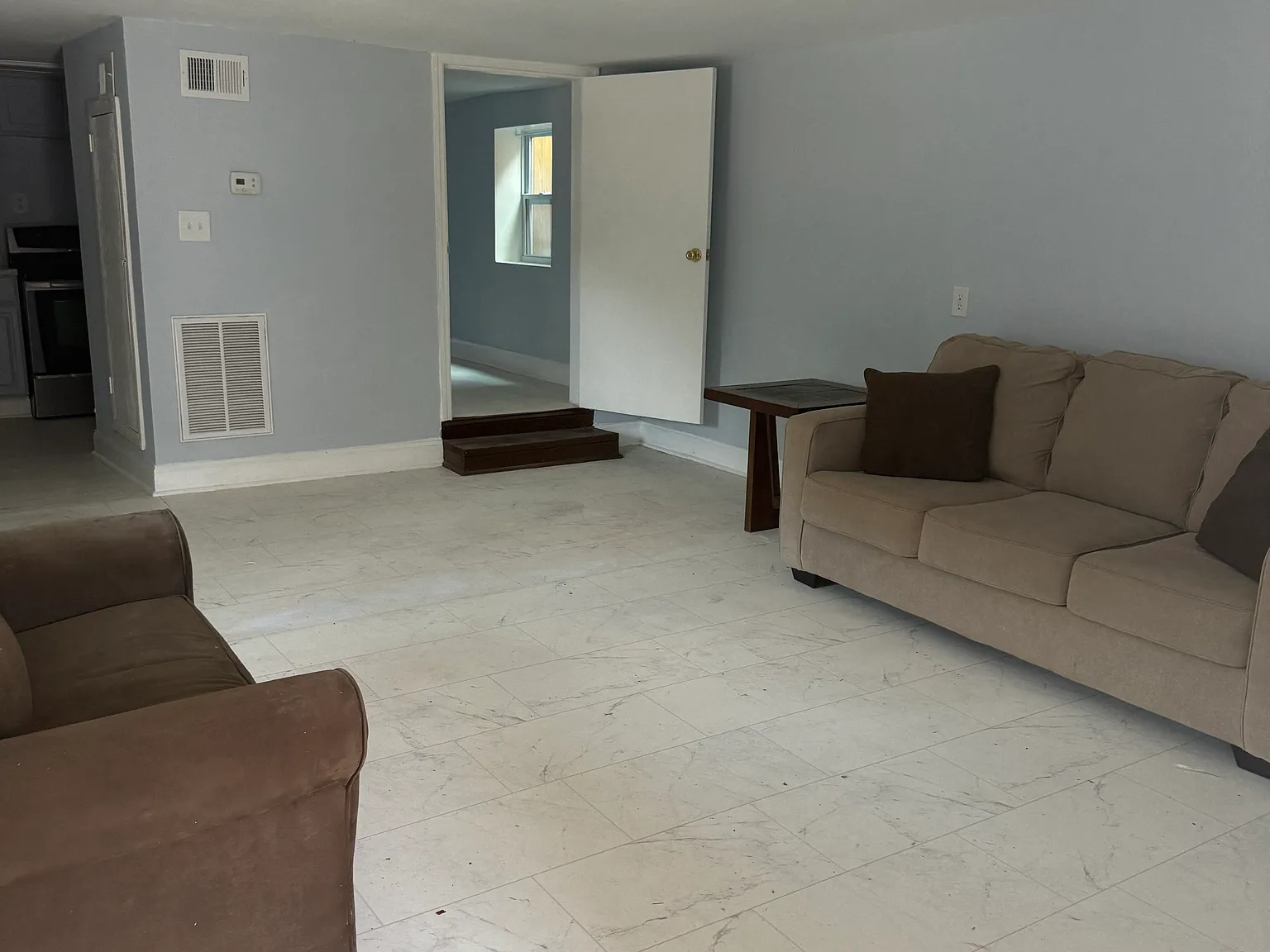 1 bed, 1100 sqft, $1,450 — Photo 2