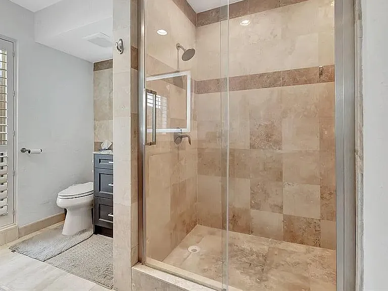 4450 NE 23rd Ave — Photo 25