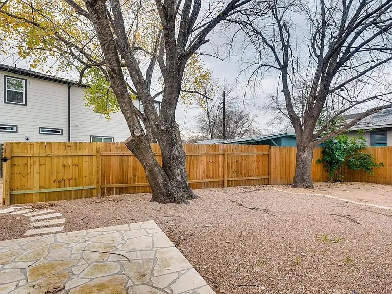 6810 Cruz St #2 — Photo 20