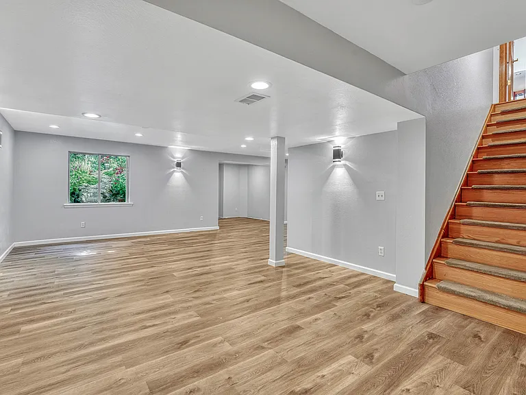 8406 Green Island Cir — Photo 38