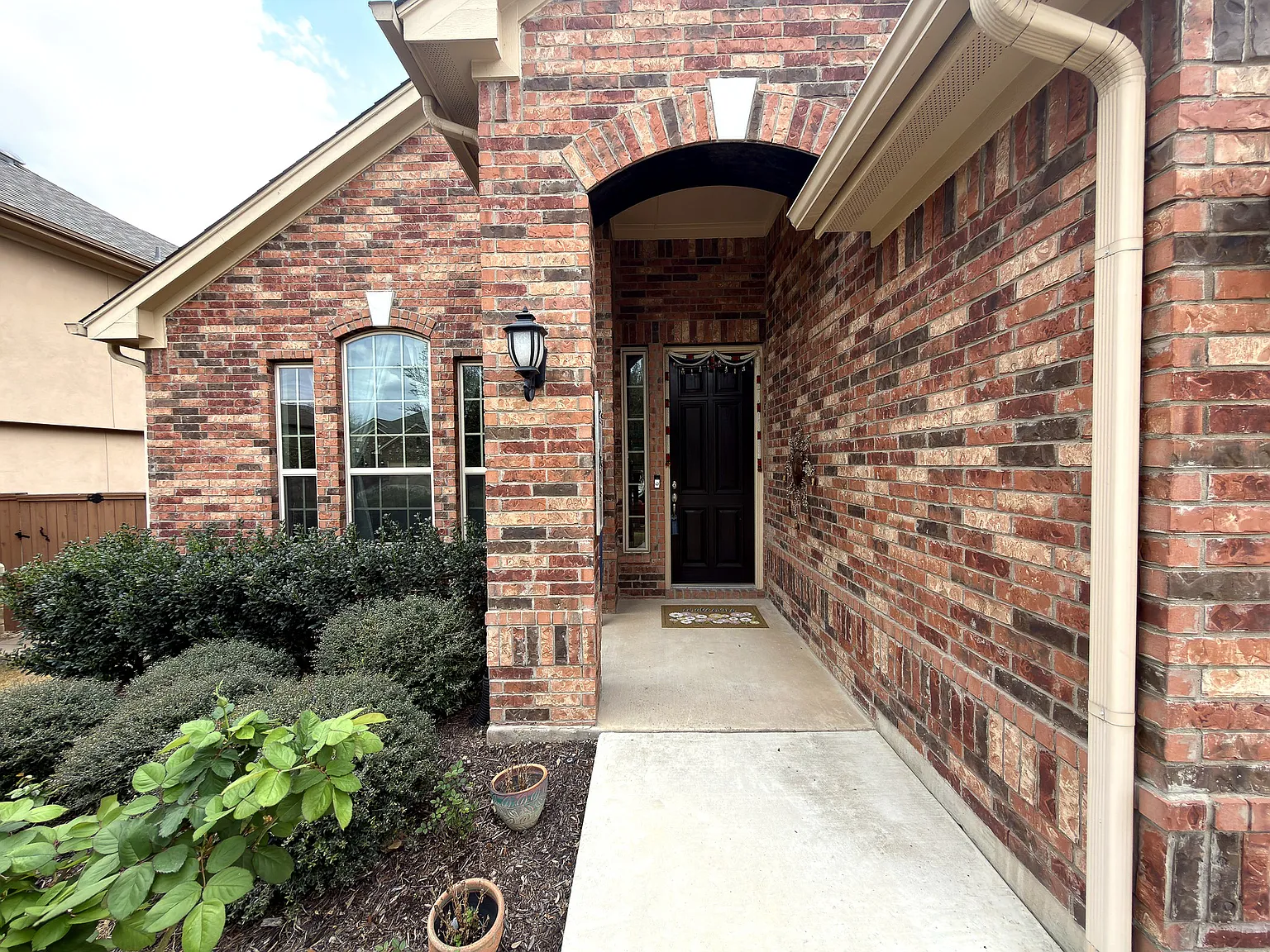 4 bed, 2082 sqft, $2,395 — Photo 2