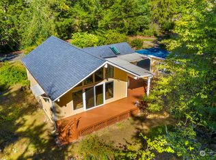 41 N Lake Surf Dr, Lilliwaup, WA