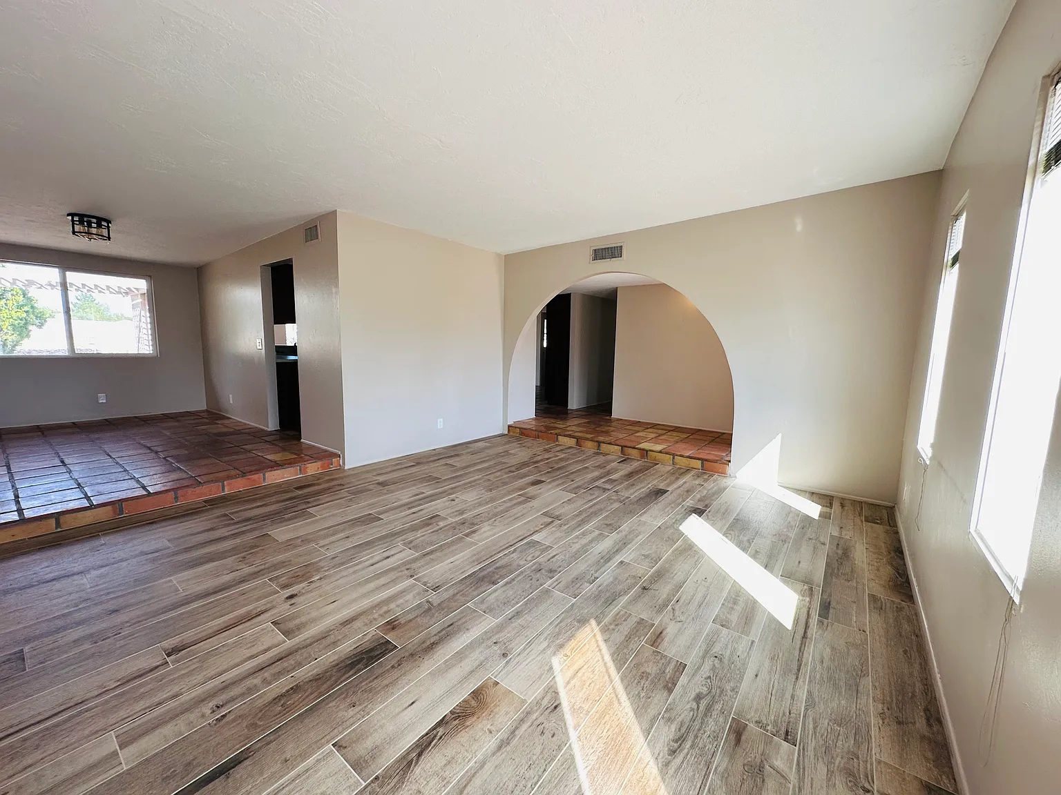 3 bed, 2035 sqft, $2,250 — Photo 4