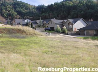 565 Oak Valley Loop, Winchester, OR 97495