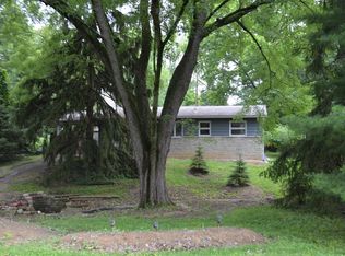 494 Park Overlook Dr, Worthington, OH 43085