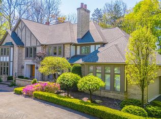 371 Pine Ridge Dr, Bloomfield Hills, MI 48304