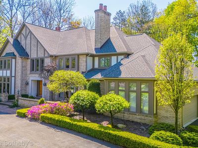 371 Pine Ridge Dr, Bloomfield Hills, MI, 48304