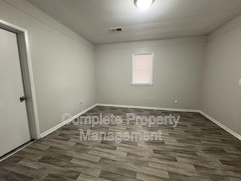 6112 Blocton Ave — Photo 4