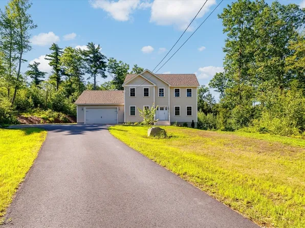 140 Willard Rd, Ashburnham, MA 01430