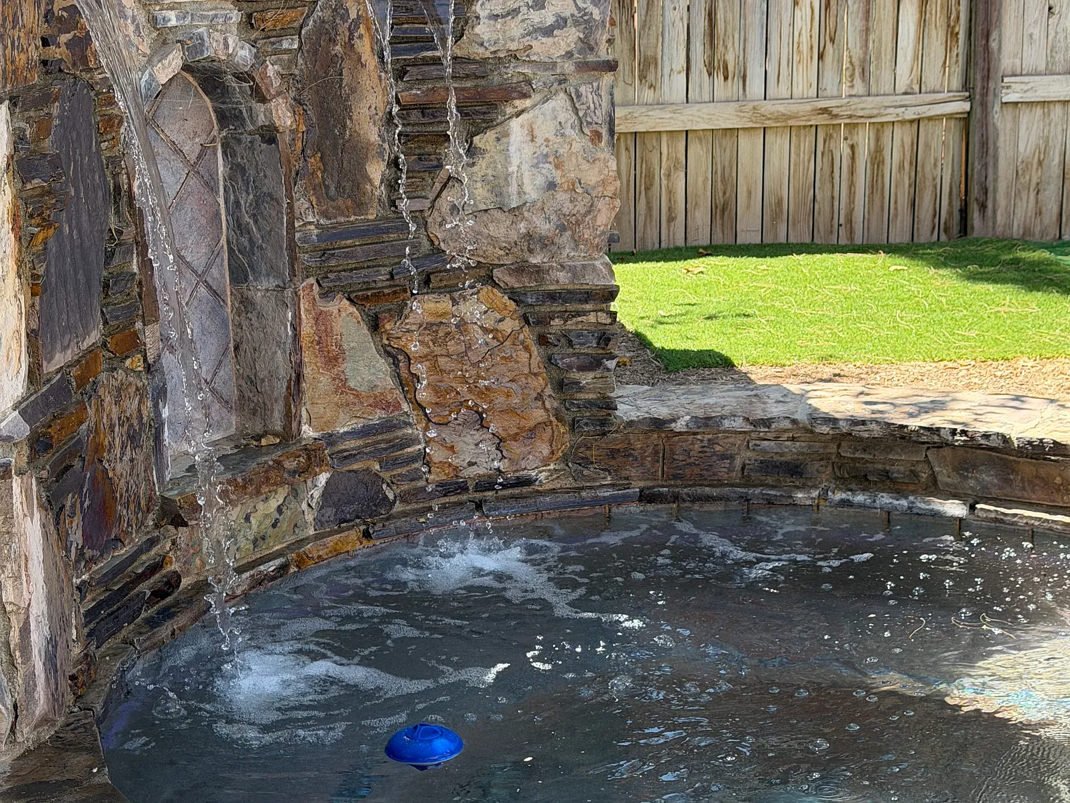 4 bed, 1900 sqft, $3,150 — Photo 2