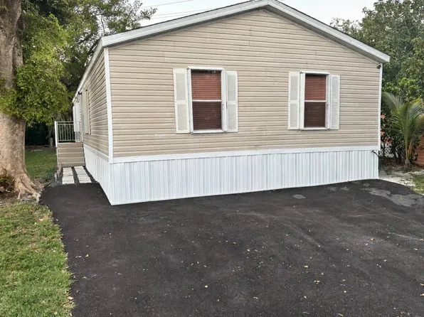 2108 8th Ave N, Lake Worth, FL 33461