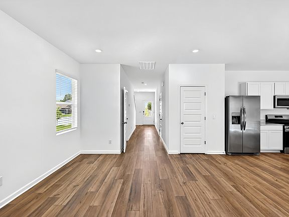 5th image of 2805 Haven Dr
