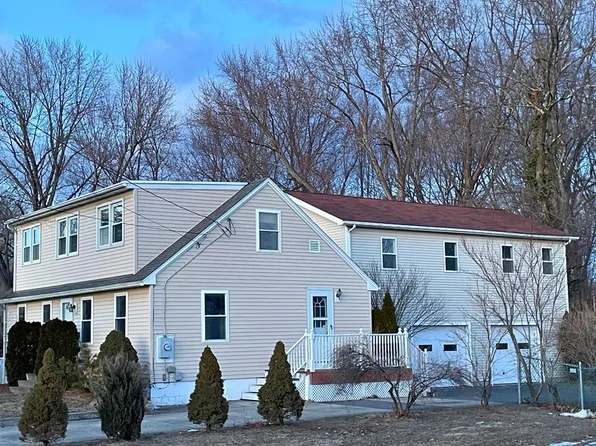 47 Royal St, Chicopee, MA 01020