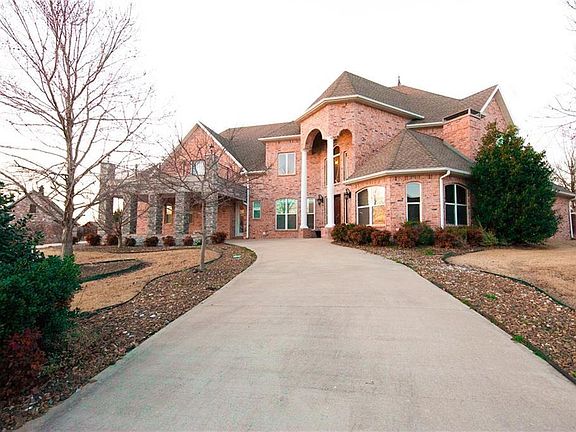 3rd image of 4117 Caerleon Cir