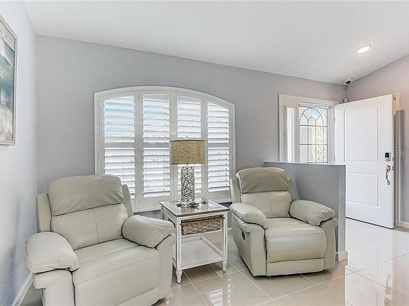 5th image of 7050 Sunnybrook Blvd