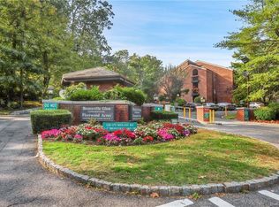 24 Bronxville Glen Dr, Bronxville, NY 10708