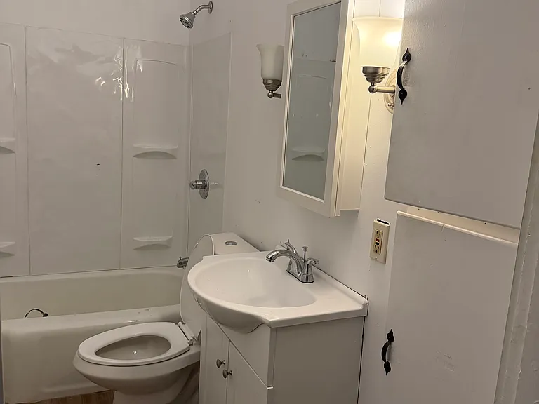 274 Pine St #1 — Photo 8