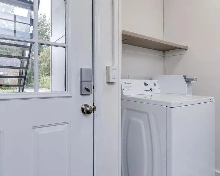 2915 Hope Ave #1 — Photo 18