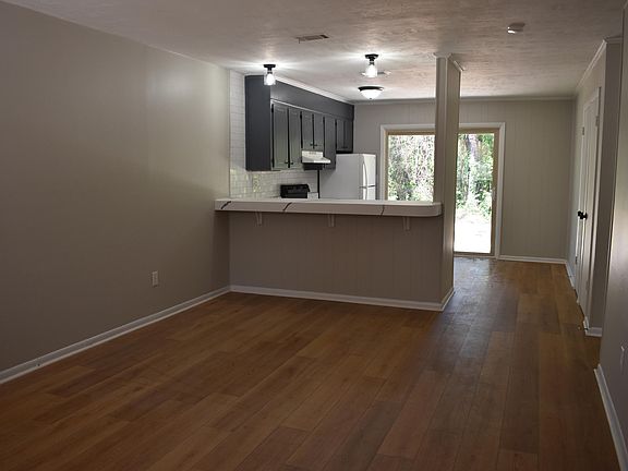 3rd image of 3126 Arcadia Dr #B