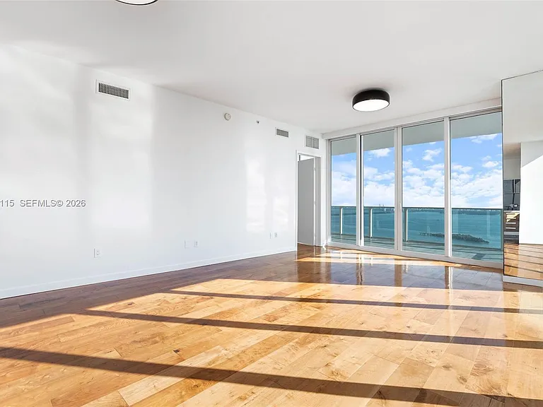 2020 N Bayshore Dr #3510 — Photo 3