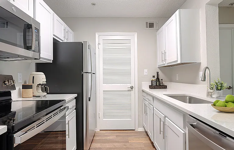 Eagles Point at Tampa Palms Apartments — Photo 42