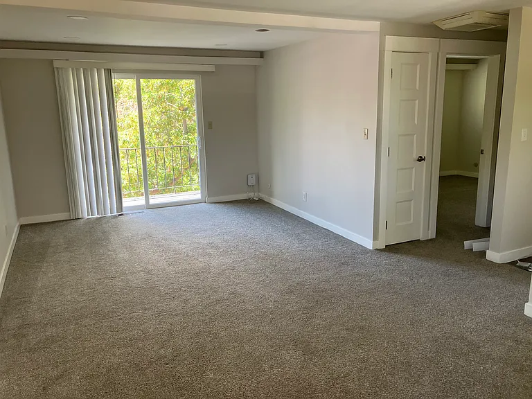 860 E Fairmont Cir #4 — Photo 12