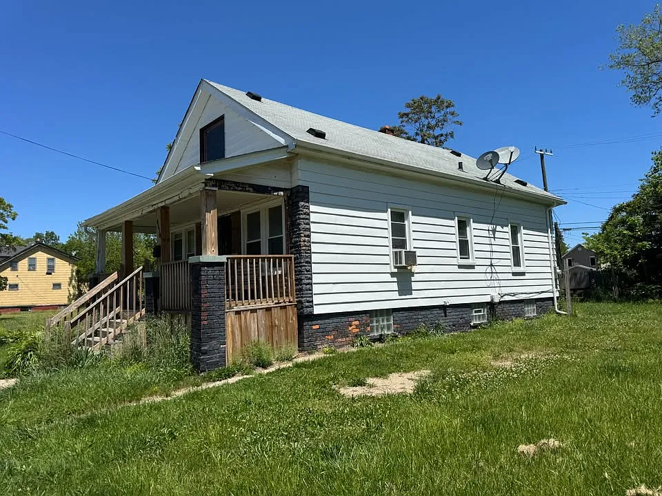2 bed, 864 sqft, $1,100 — Photo 2