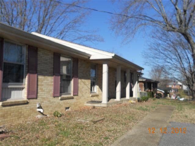 2nd image of 105 Riverwood Dr