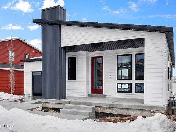 3rd image of 2670 Piper Way