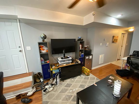 3rd image of 3727 N Ashland Ave #1A