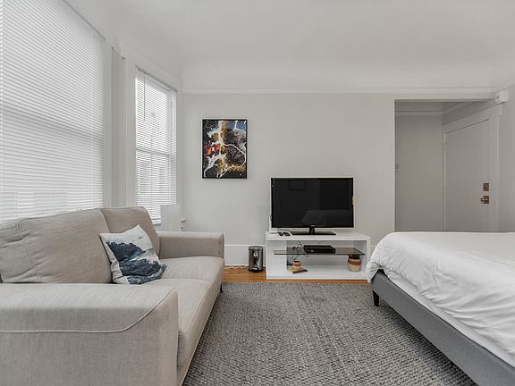 5th image of 1167 Pine St #10