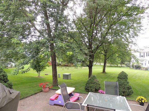 5th image of 86 Southfield Dr