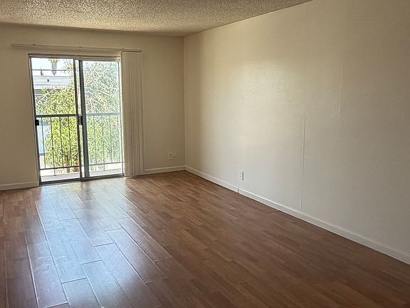 3rd image of 13921 Yukon Ave APT 130