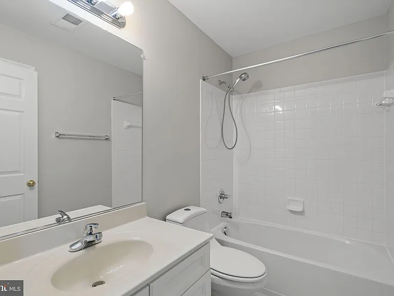 1026 Longview Ln — Photo 28