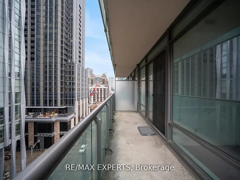 18 Yorkville Ave S #903 — Photo 13