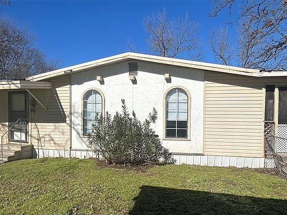 3rd image of 219 Saint Michaels Cir