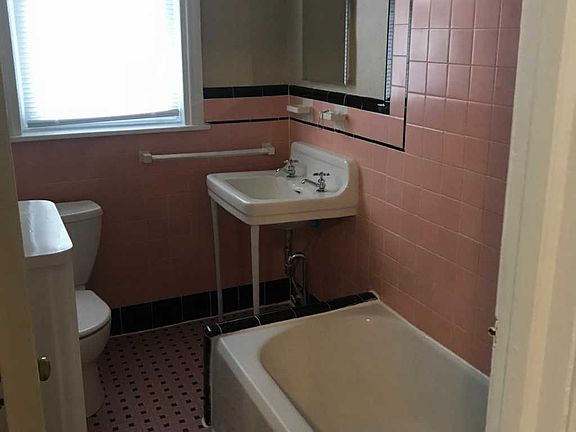 5th image of 1223 N 29th St Floor 2