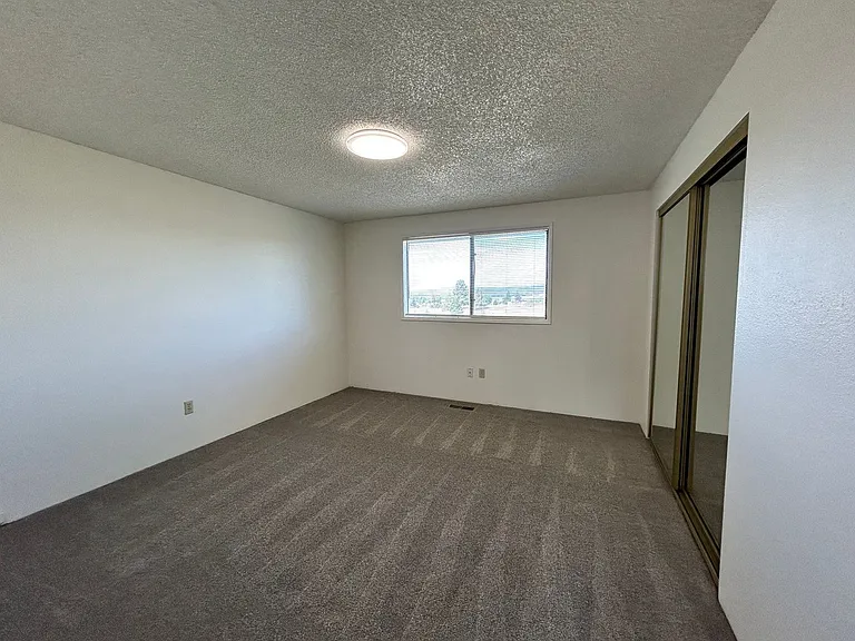 846 Homedale Rd — Photo 20